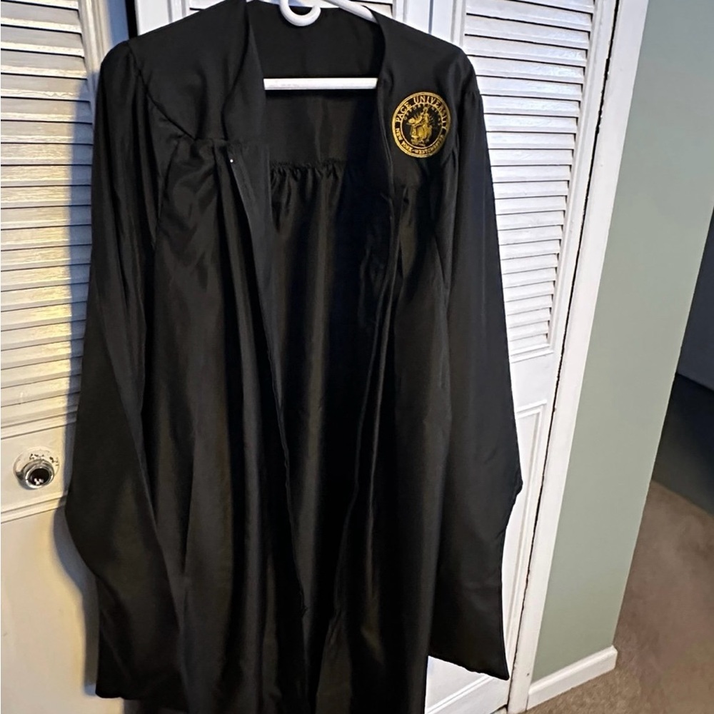 Pace University Master’s Graduation Regalia (INCLUDES HOOD & Master’s Gown)